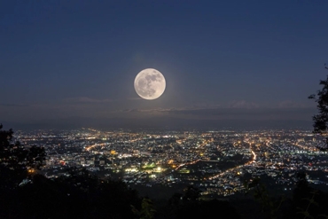 WUMed | Czy Księżyc w pełni wpływa na nasz sen? Nareszcie to rzetelnie zbadano